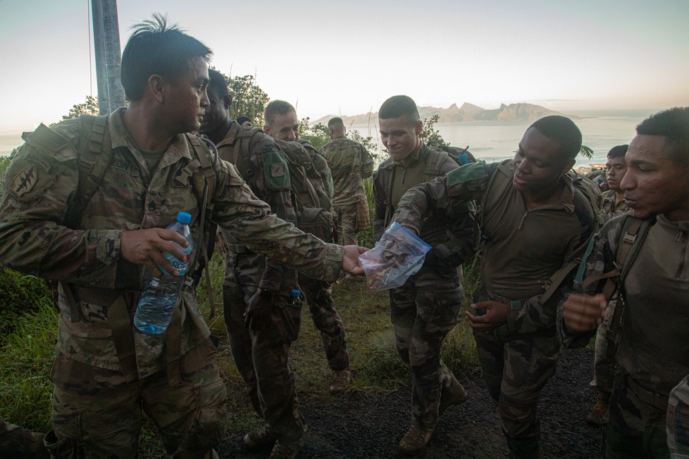 MARARA 22 -  Partnership Hike