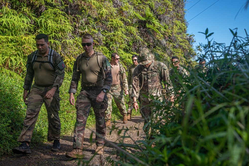 MARARA 22 -  Partnership Hike