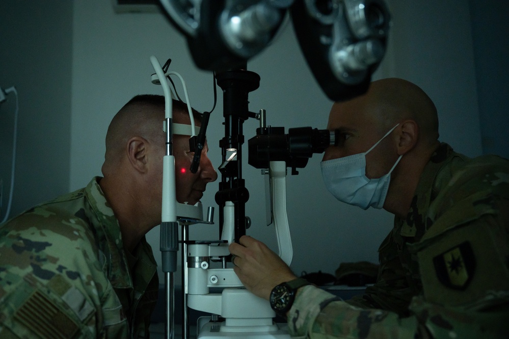386th EMDG hosts optometry clinic for service members