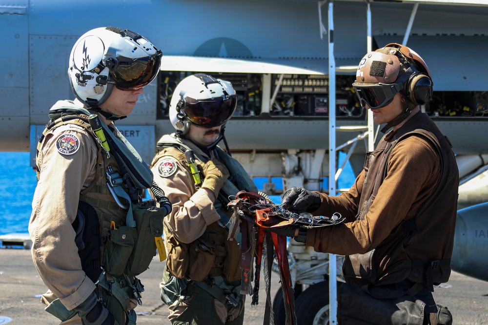 Abraham Lincoln conducts flight operations