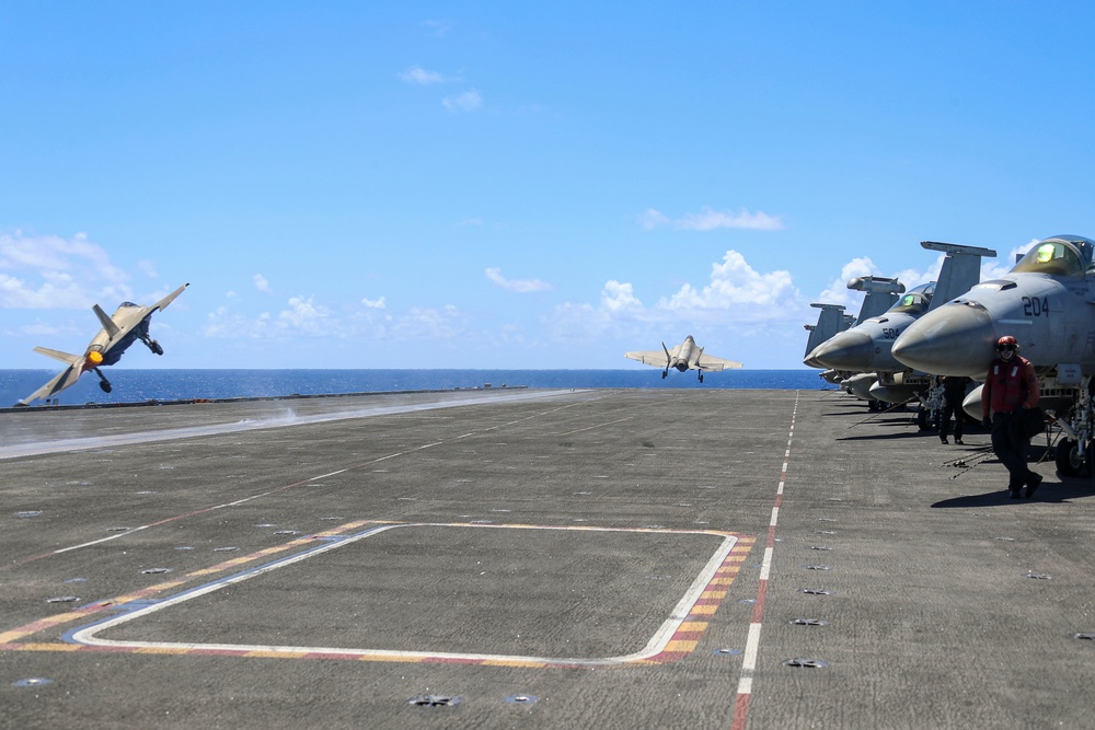 Abraham Lincoln conducts flight operations