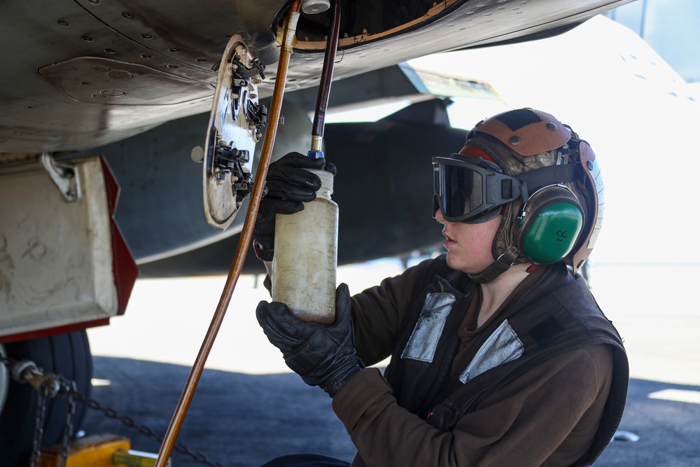 Abraham Lincoln conducts flight operations