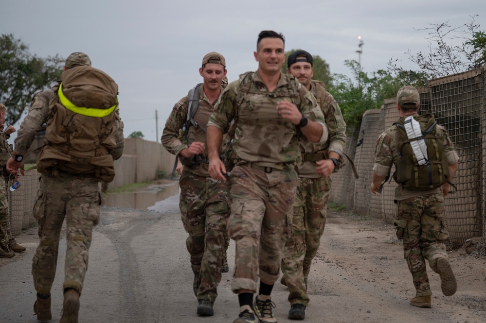 475TH EABS participates in Norwegian ruck march