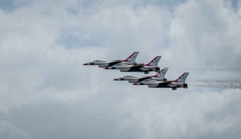 The U.S. Air Force Demonstration Squadron “Thunderbirds” perform during The Great Texas Airshow