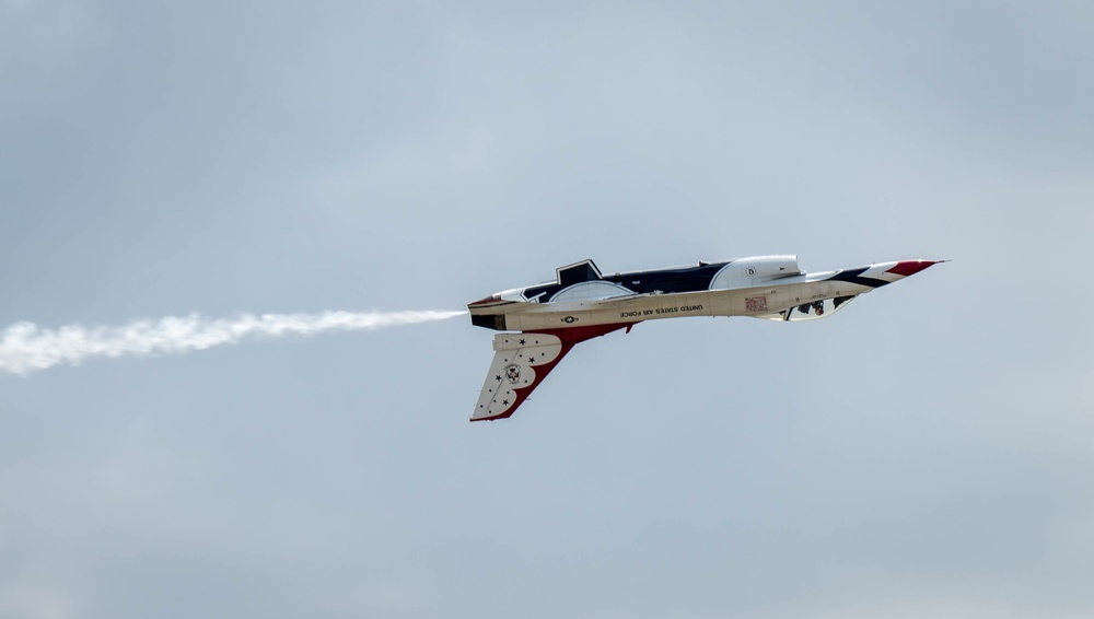 The U.S. Air Force Demonstration Squadron “Thunderbirds” perform during The Great Texas Airshow