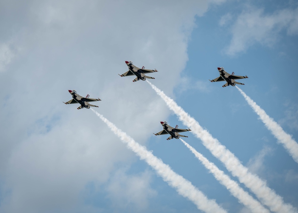 The U.S. Air Force Demonstration Squadron “Thunderbirds” perform during The Great Texas Airshow