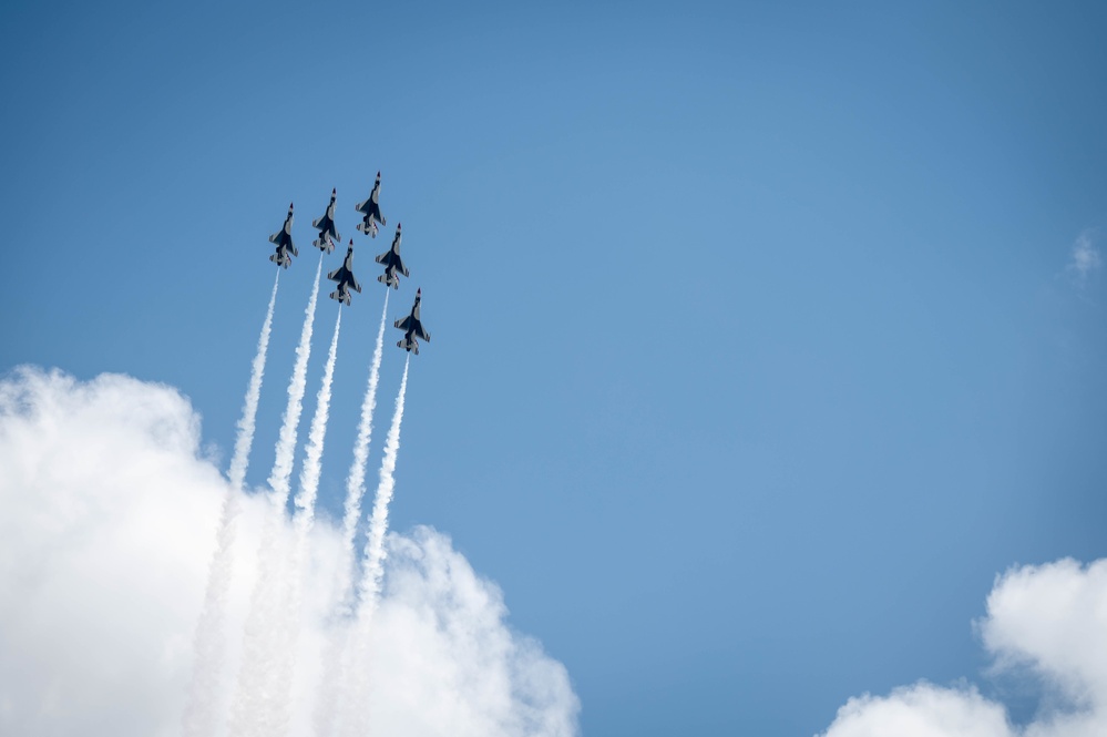 The U.S. Air Force Demonstration Squadron “Thunderbirds” perform during The Great Texas Airshow