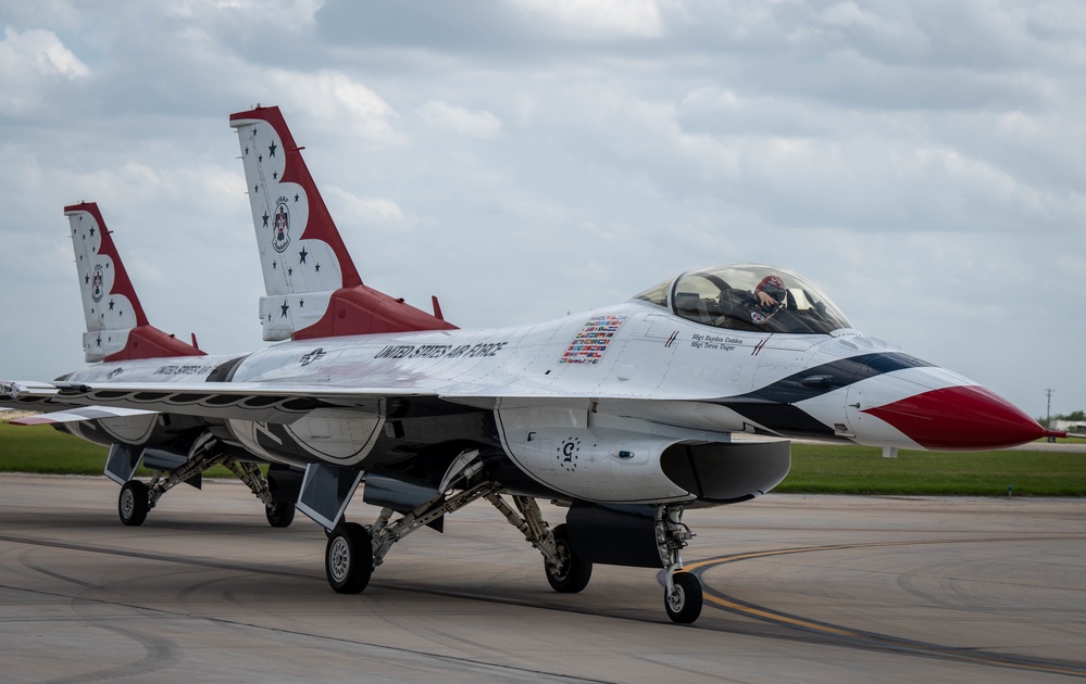 The U.S. Air Force Demonstration Squadron “Thunderbirds” perform during The Great Texas Airshow