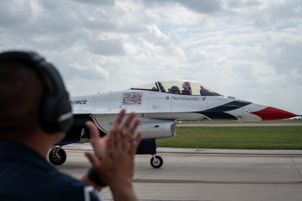 The U.S. Air Force Demonstration Squadron “Thunderbirds” perform during The Great Texas Airshow