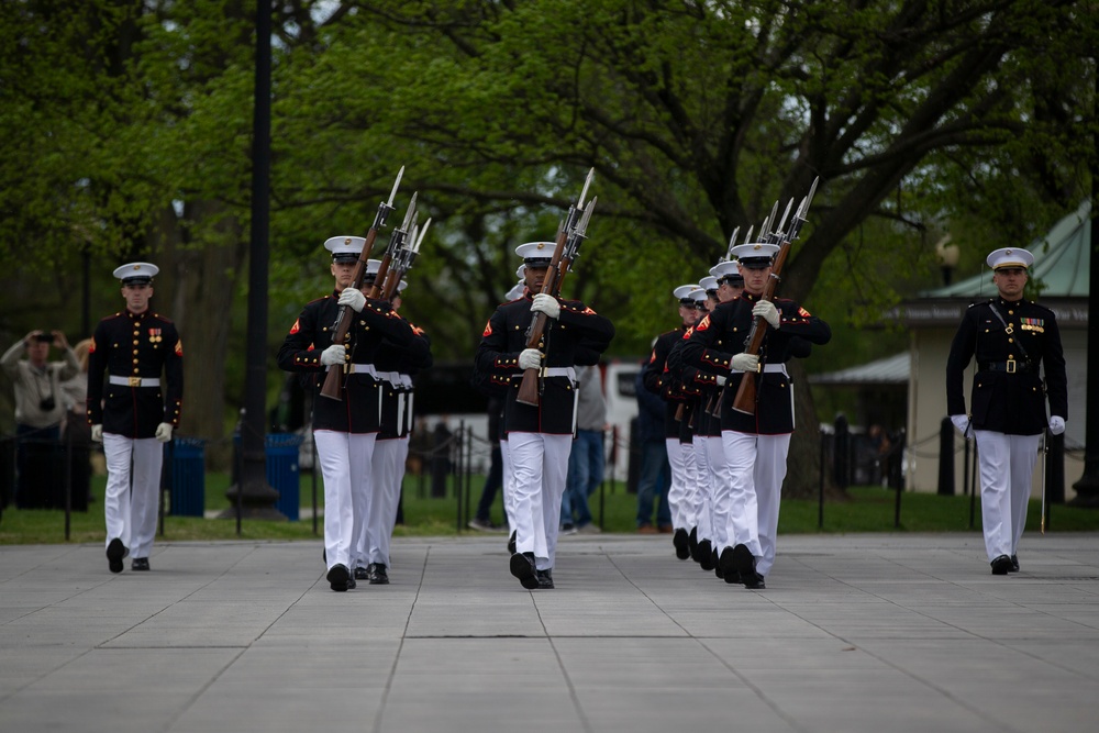 Silent Drill Platoon performs for Honor Flight Network at Lincoln Memorial