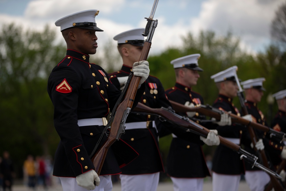 Silent Drill Platoon performs for Honor Flight Network at Lincoln Memorial
