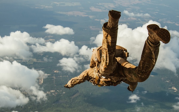 24th SOW conducts jump operations during Emerald Warrior 22.1