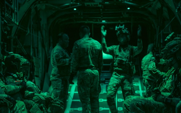 24th SOW conducts jump operations during Emerald Warrior 22.1
