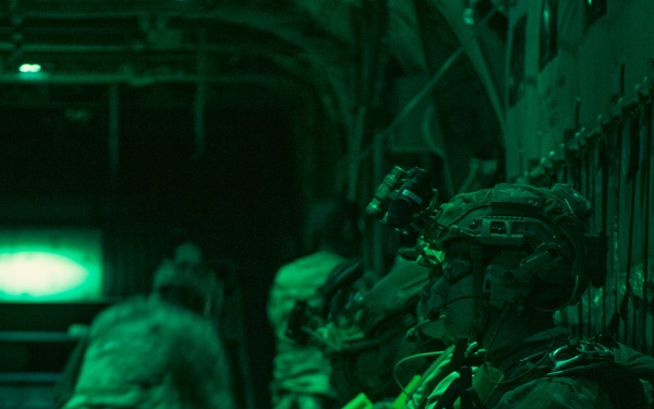 24th SOW conducts jump operations during Emerald Warrior 22.1