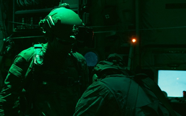 24th SOW conducts jump operations during Emerald Warrior 22.1