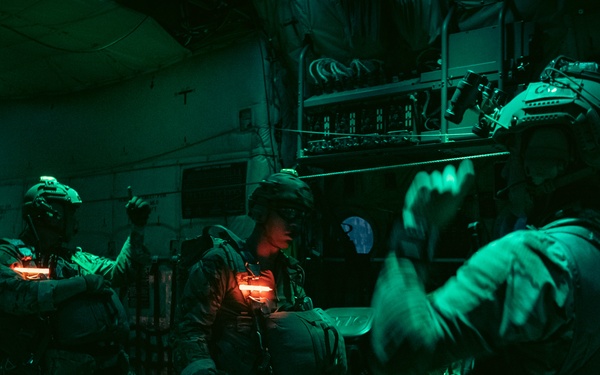 24th SOW conducts jump operations during Emerald Warrior 22.1