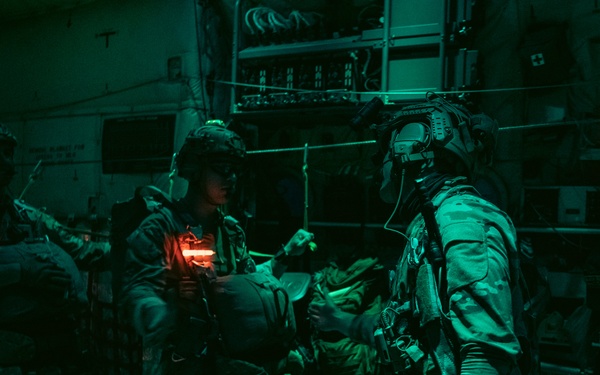 24th SOW conducts jump operations during Emerald Warrior 22.1