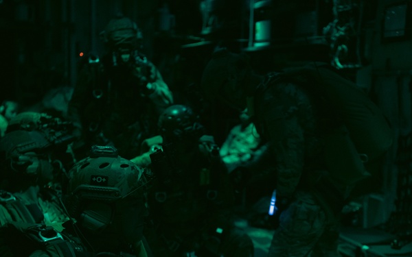 24th SOW conducts jump operations during Emerald Warrior 22.1