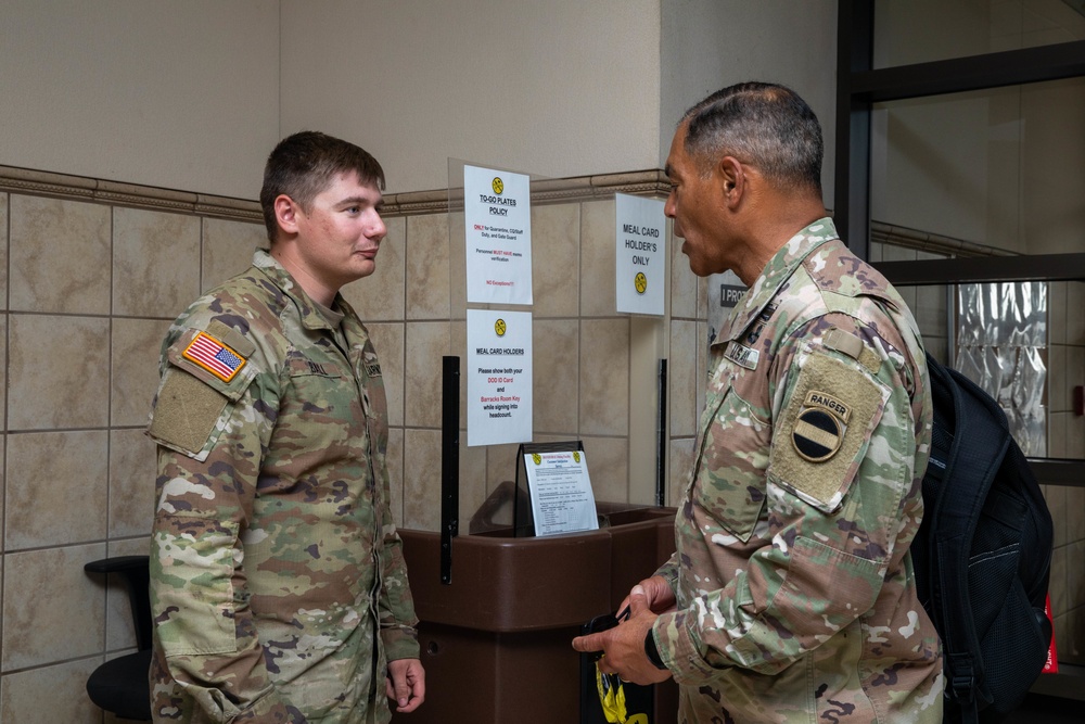 U.S. Forces Command Commander Visits Fort Hood Dining Facility