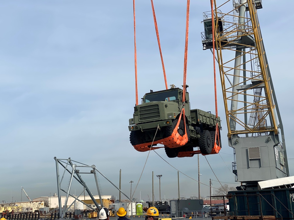 Mobile Utilities Support Equipment Technicians Assist USS Kearsarge at Norfolk Naval Station