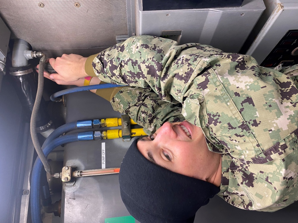 Mobile Utilities Support Equipment Technicians Assist USS Kearsarge at Norfolk Naval Station