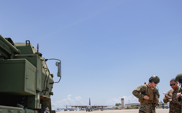 USAF, USMC conduct HIMARS loads during Emerald Warrior 22.1