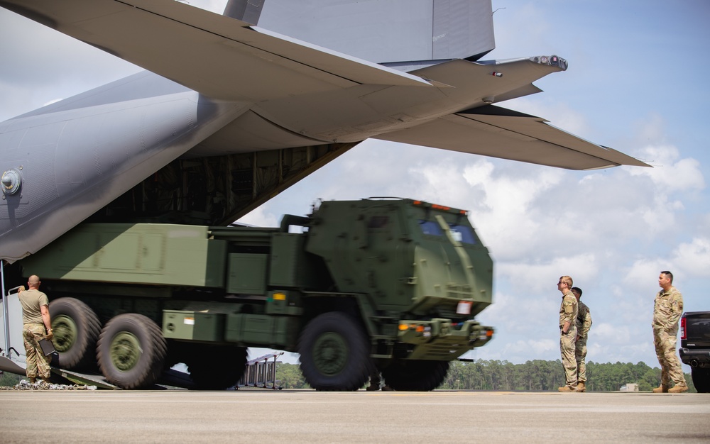 USAF, USMC conduct HIMARS loads during Emerald Warrior 22.1