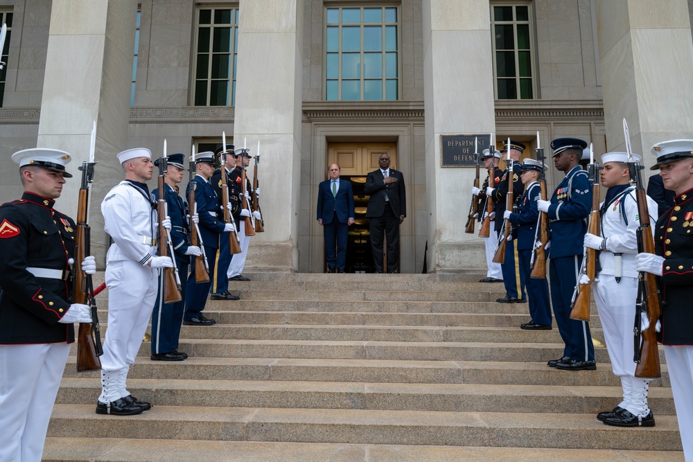 Secretary of Defense Austin and UK Defense Secretary Meet at Pentagon