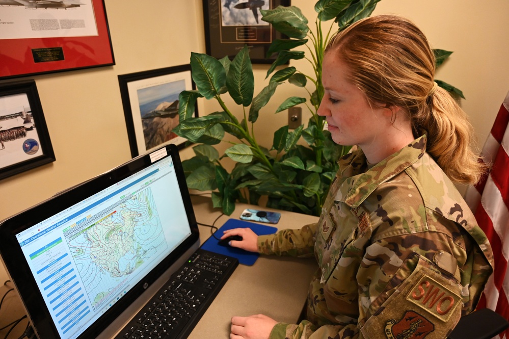 Air Force weather forecaster assists pilots during Sentry Savannah 2022