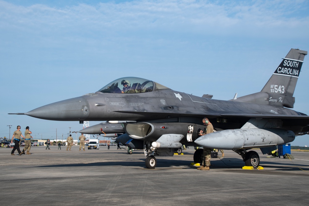 South Carolina Air National Guard maintainers keep F-16s fighting during Sentry Savannah
