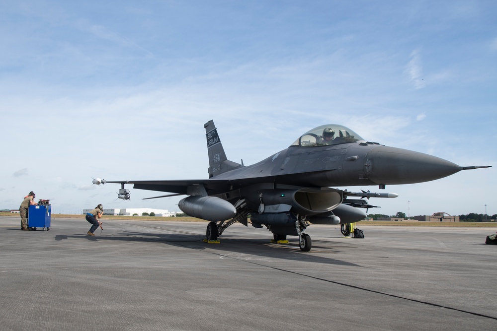South Carolina Air National Guard maintainers keep F-16s fighting during Sentry Savannah