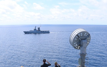 USS Ashland conducts bilateral exercise with Royal Brunei Navy