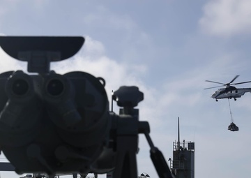 Mobile Bay conducts RAS with USNS Richard E. Byrd
