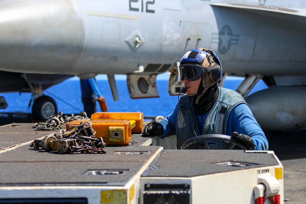 Abraham Lincoln conducts flight operations