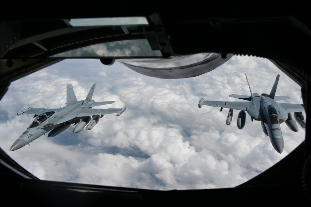 Deployed units from Spangdahlem AB conduct in-flight refueling mission over Northern Poland