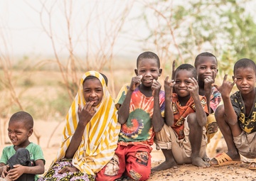 409th civil affairs team engages with villagers of Dari, Niger