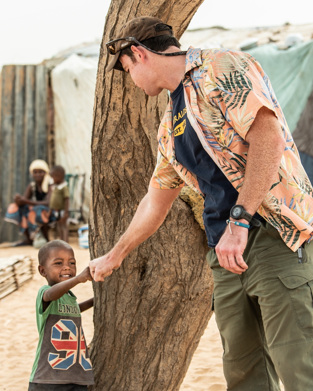 409th civil affairs team engages with villagers of Dari, Niger