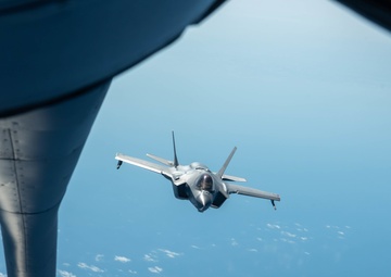 Aerial Refueling: Nomad Lightning