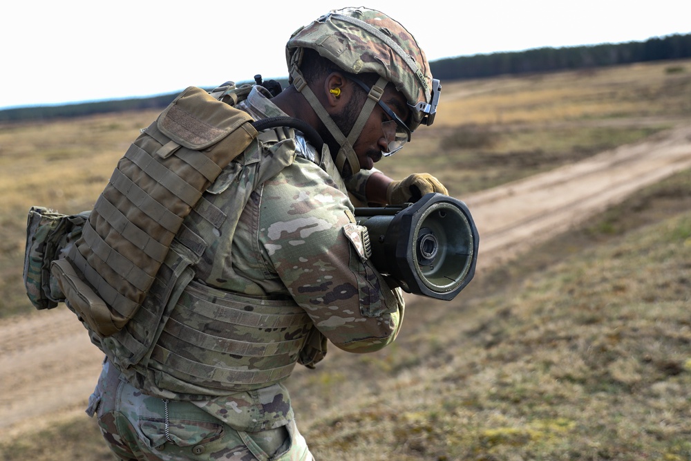 Dreadnaught Soldiers Train at AT-4 Range