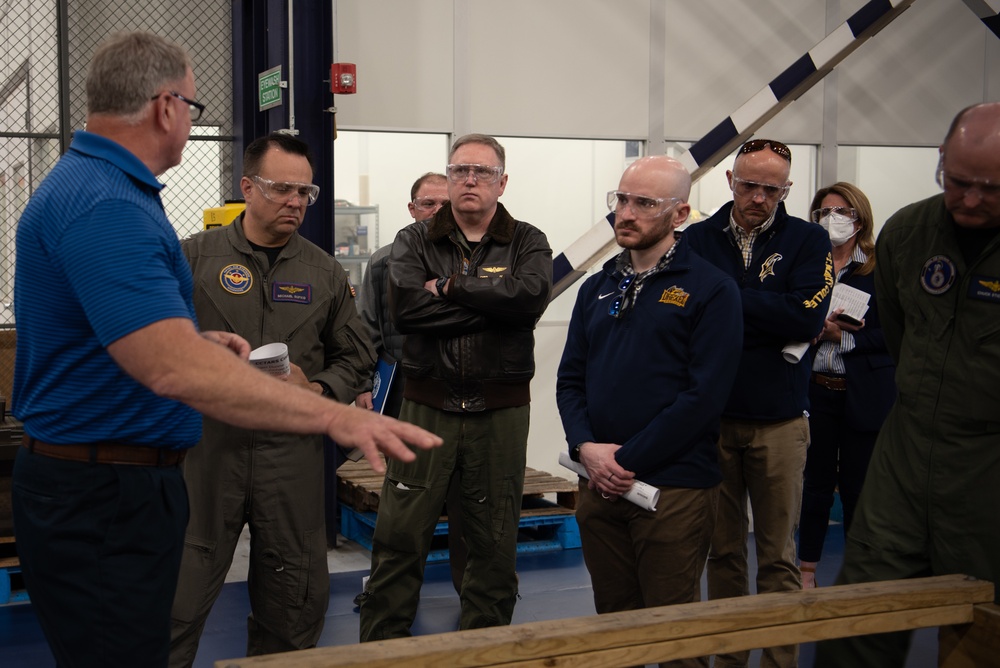 NAVAIR and NAWCAD Product Directors visit NAWCAD Lakehurst