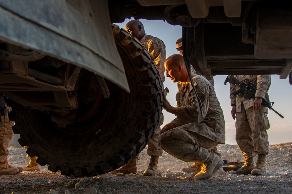Marines Train to Recover Downed Aircraft during Service Level Training Exercise 3-22
