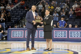 Army Reserve Soldier receives honor during Chicago WNBA game