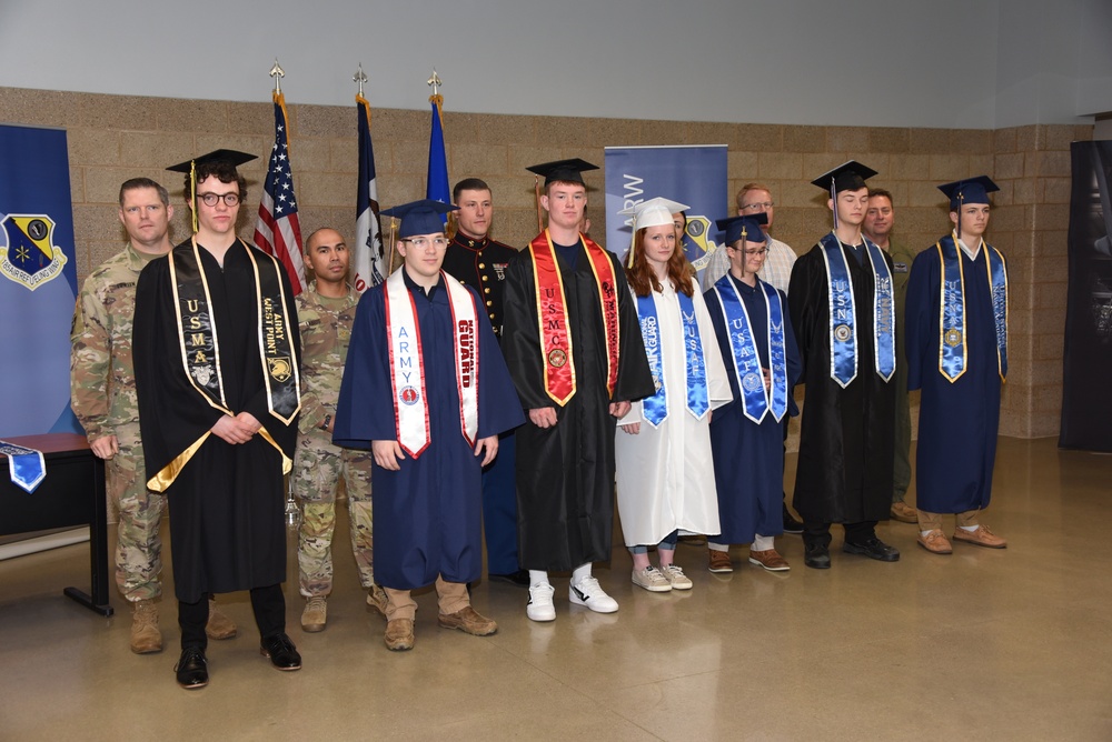 Iowa students honored with graduation stoles