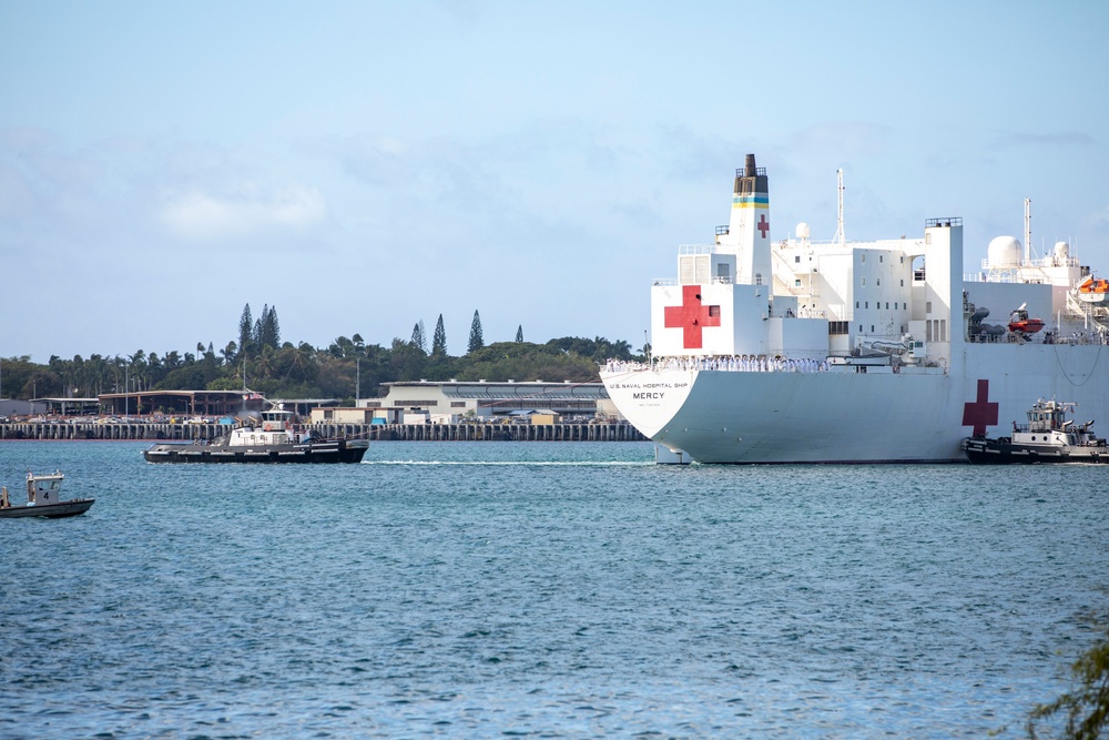 USNS Mercy Arrives in Hawaii