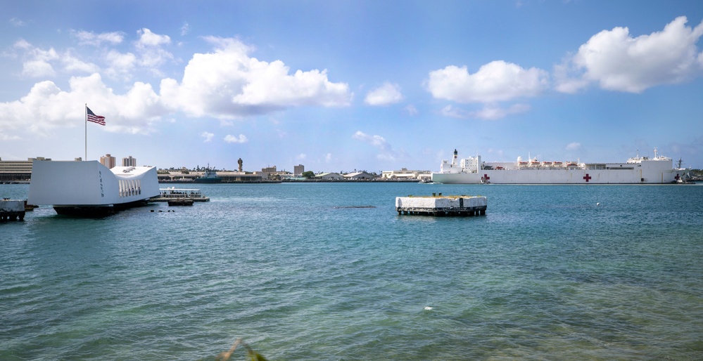 USNS Mercy Arrives in Hawaii