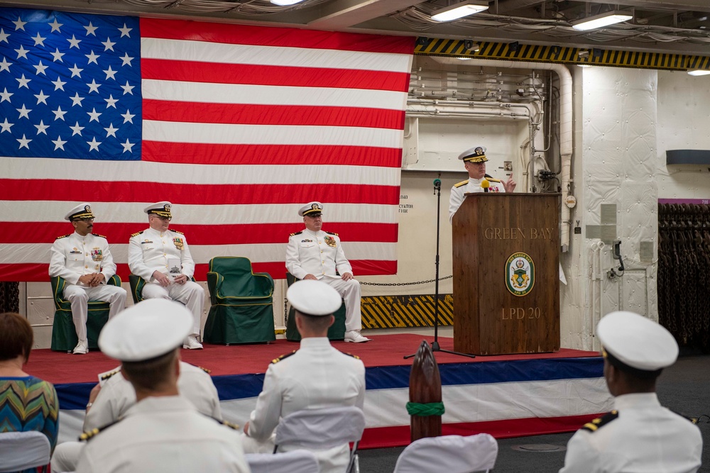 USS Green Bay holds change-of-command ceremony