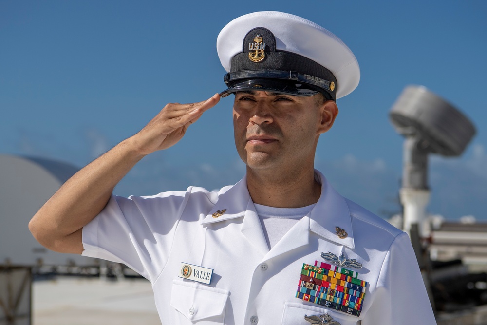USNS Mercy Mans the Rails in Pearl Harbor