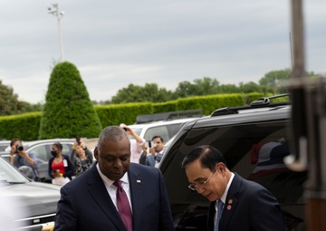 Defense Secretary Austin Hosts Thai PM, Defense Minister at Pentagon