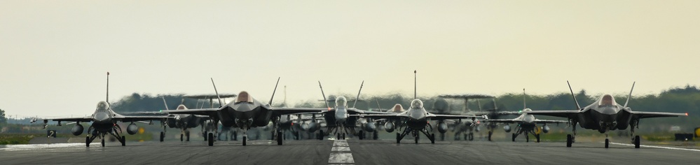 NAF Misawa, 35th FW, and JASDF Participate in “Elephant Walk” at Misawa Air Base