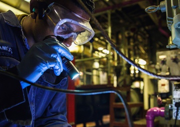 MET Team Provides Support Aboard USS Billings